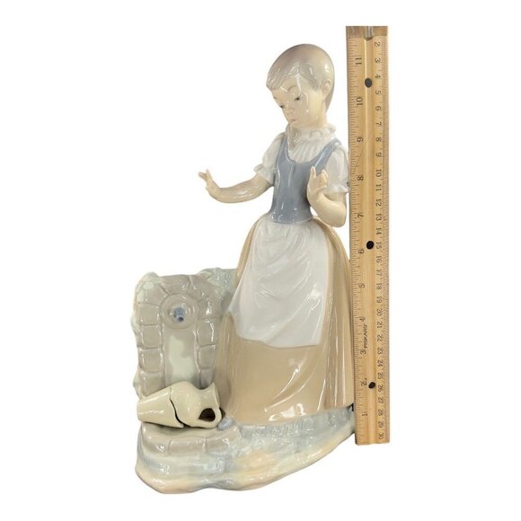Vintage Lladro  Nao Figurine Girl With Broken Jar By Vincente Martinez Porcelain - Picture 3 of 11